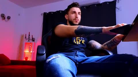 Snapshot of mightyaaron chatting on 09.13.25 MightyAaron online show from 09.13.25