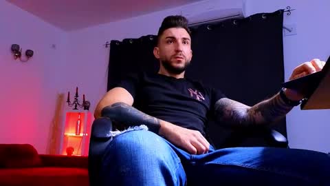 Snapshot of mightyaaron chatting on 09.15.25 MightyAaron online show from 09.15.25