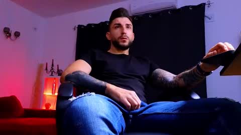 Snapshot of mightyaaron chatting on 09.18.25 MightyAaron online show from 09.18.25