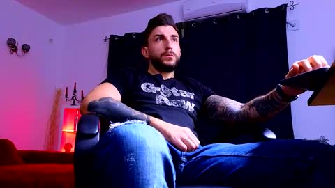 Snapshot of mightyaaron chatting on 09.25.25 MightyAaron online show from 09.25.25