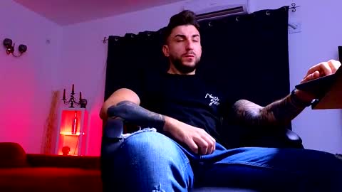 Snapshot of mightyaaron chatting on 09.29.25 MightyAaron online show from 09.29.25