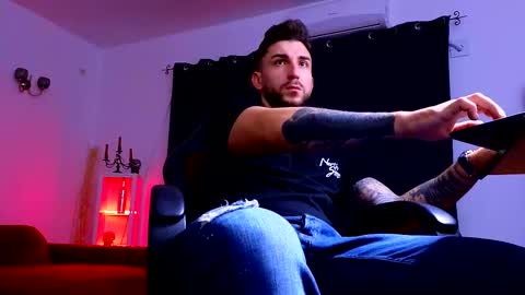 Snapshot of mightyaaron chatting on 09.30.25 MightyAaron online show from 09.30.25