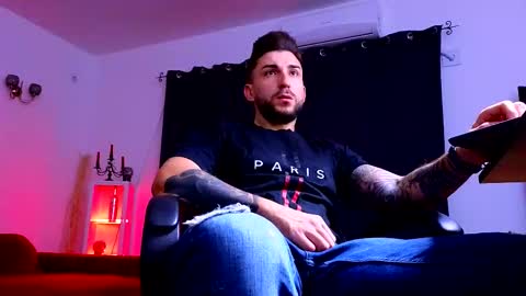 Snapshot of mightyaaron chatting on 10.02.25 MightyAaron online show from 10.02.25