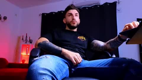 Snapshot of mightyaaron chatting on 10.18.25 MightyAaron online show from 10.18.25