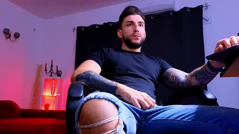 Snapshot of mightyaaron chatting on 10.21.25 MightyAaron online show from 10.21.25