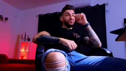 Snapshot of mightyaaron chatting on 11.06.25 MightyAaron online show from 11.06.25