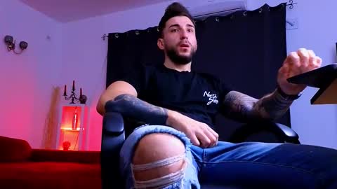 Snapshot of mightyaaron chatting on 11.17.25 MightyAaron online show from 11.17.25