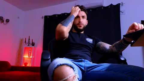 Snapshot of mightyaaron chatting on 11.20.25 MightyAaron online show from 11.20.25