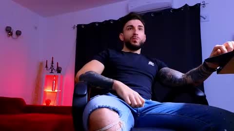 Snapshot of mightyaaron chatting on 11.29.25 MightyAaron online show from 11.29.25