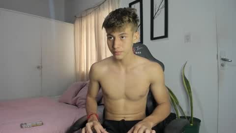 Miguel Hernandez online show from 01.17.25