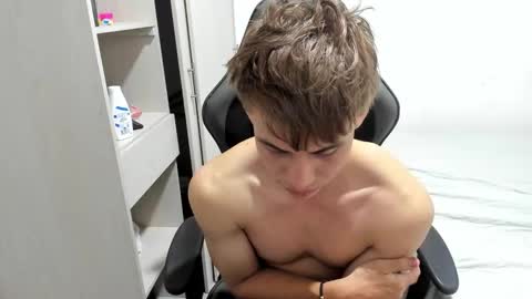 Miguel Hernandez online show from 10.26.25