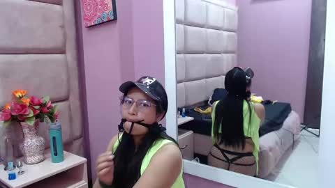 Snapshot of miha_smith chatting on 01.12.25 Miha online show from 01.12.25