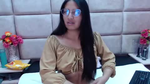 Snapshot of miha_smith chatting on 03.11.25 Miha online show from 03.11.25