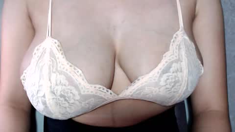 Snapshot of mihoayame chatting on 02.03.25 Hey Im Miho online show from 02.03.25