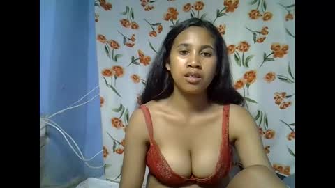 Snapshot of mihpretties chatting on 11.28.25 mihpretties online show from 11.28.25