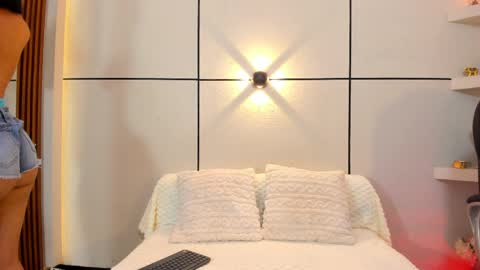 Snapshot of miia_parker_ chatting on 04.09.26 online show from 04.09.26