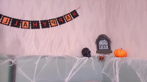 Snapshot of miia_scoott_ chatting on 10.25.25 miia scoott online show from 10.25.25