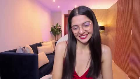 Snapshot of miiaa_evans chatting on 11.03.25 Mia online show from 11.03.25