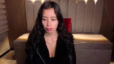miiaa_evans1 online show from 03.22.26