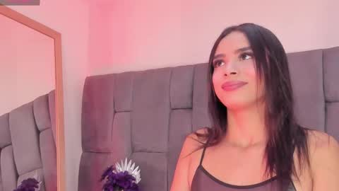 Mia Palmer  online show from 03.17.26