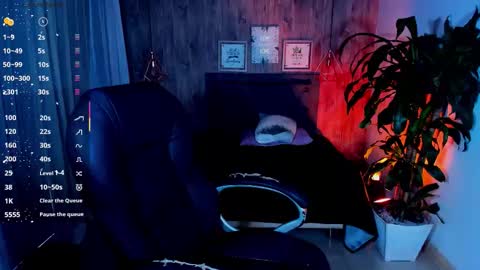 Snapshot of miichael_black chatting on 11.08.25 Michael Black online show from 11.08.25