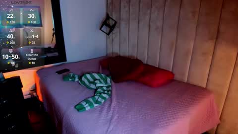 Snapshot of miichael_black chatting on 11.22.25 Michael Black online show from 11.22.25