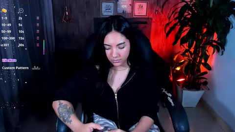 Snapshot of miichael_black chatting on 11.27.25 Michael Black online show from 11.27.25