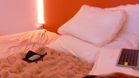 Amira online show from 11.19.25