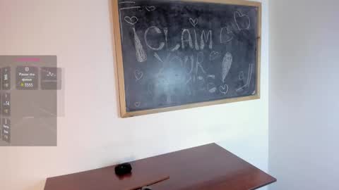 Snapshot of miiss_evaa chatting on 01.31.25 miiss_evaa online show from 01.31.25