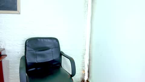 Snapshot of miiss_evaa chatting on 02.17.25 miiss_evaa online show from 02.17.25