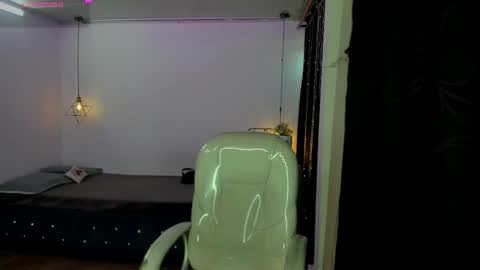 Snapshot of miiss_greyy chatting on 09.22.25 miiss_greyy online show from 09.22.25