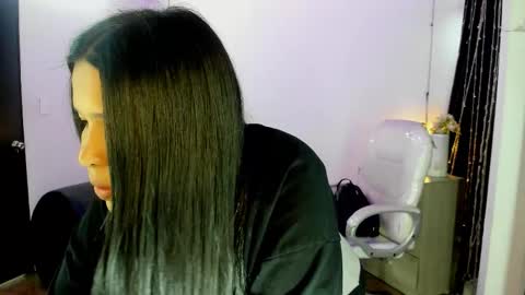 Snapshot of miiss_greyy chatting on 10.05.25 miiss_greyy online show from 10.05.25