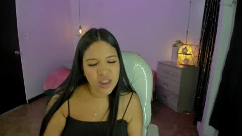 Snapshot of miiss_greyy chatting on 10.08.25 miiss_greyy online show from 10.08.25