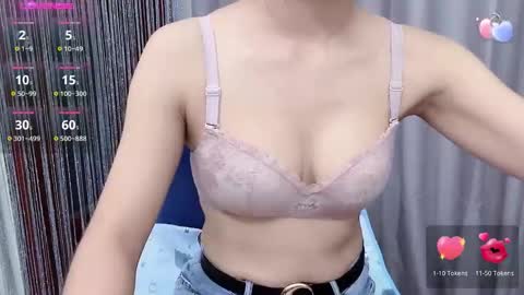 Snapshot of miixuuee chatting on 10.12.25 Ema online show from 10.12.25