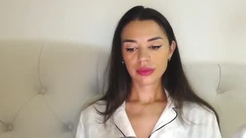 Mika online show from 09.11.25