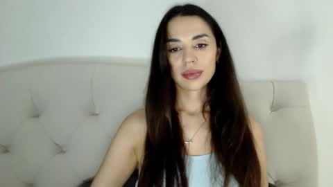 Mika online show from 11.21.25