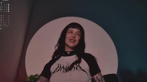 Snapshot of mika_moon_ chatting on 12.04.25 mika_moon_ online show from 12.04.25