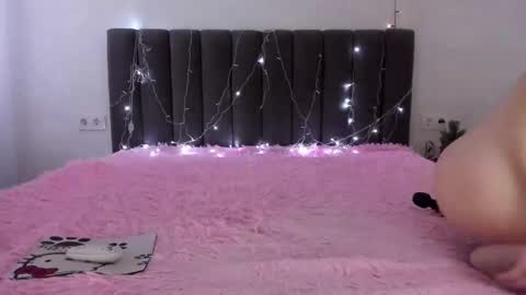 Snapshot of mika_ray chatting on 12.25.24 Mika online show from 12.25.24