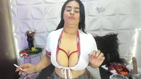 Snapshot of mikaela_lust chatting on 01.04.25 Mikaela Lust online show from 01.04.25