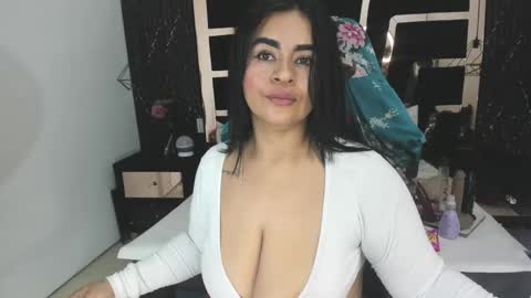 Snapshot of mikaela_lust chatting on 01.20.25 Mikaela Lust online show from 01.20.25