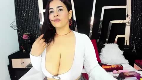 Snapshot of mikaela_lust chatting on 02.13.25 Mikaela Lust online show from 02.13.25