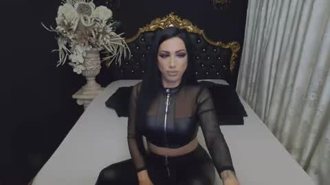 Mikaela online show from 11.06.25