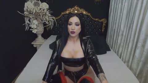 Mikaela online show from 11.26.25