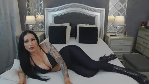 Snapshot of mikaelajensen chatting on 05.29.26 Mikaela online show from 05.29.26