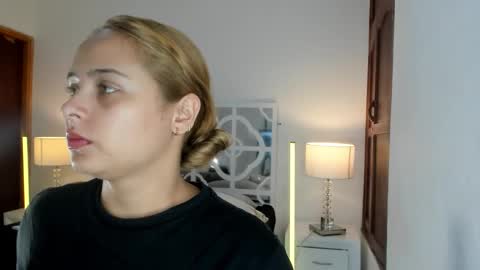Mikaela blondie bigass online show from 01.15.26