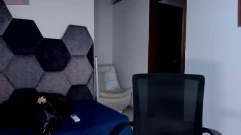 Mikaela blondie bigass online show from 05.17.26