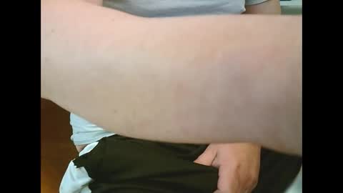 Snapshot of mikamale chatting on 01.10.26 Mika online show from 01.10.26