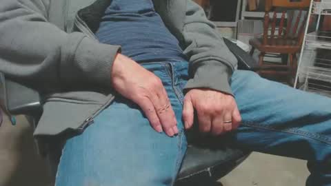 Snapshot of mike694fun chatting on 12.17.24 mike694fun online show from 12.17.24