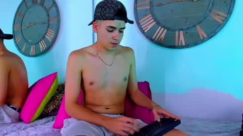 Mike 0233 online show from 12.21.24