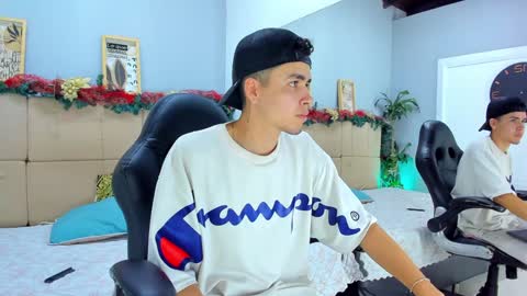 Mike 0233 online show from 12.29.24